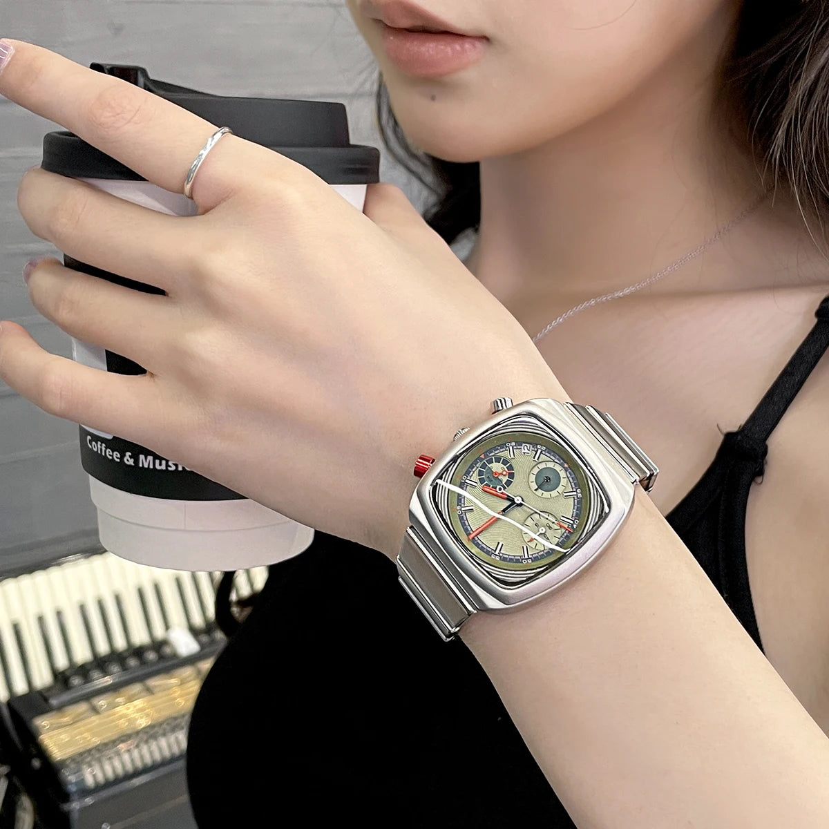 Squivelle® – Luxury Square Watch for Women | 2025 Trendy Light-High End Design, Elegant & Modern Style