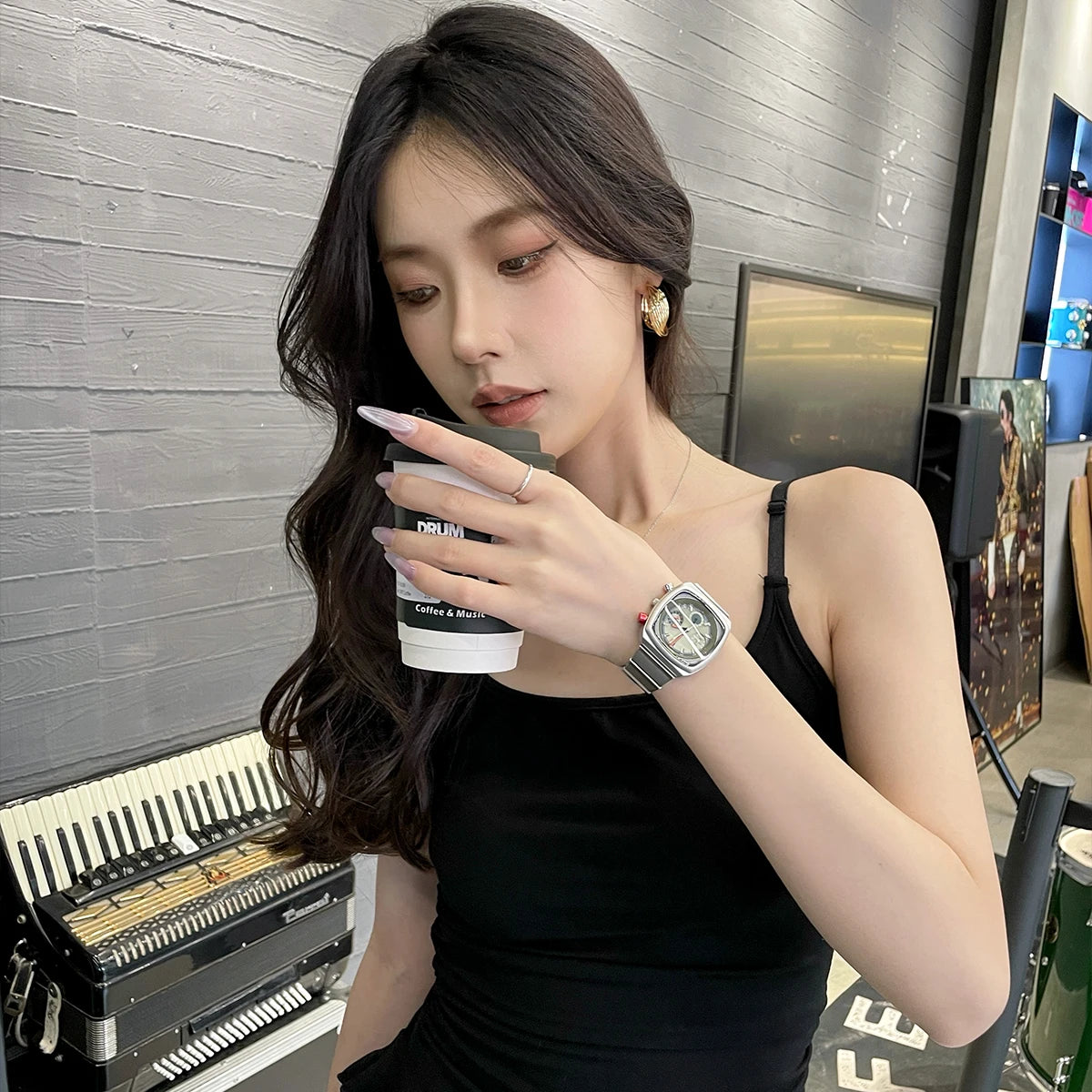 Squivelle® – Luxury Square Watch for Women | 2025 Trendy Light-High End Design, Elegant & Modern Style