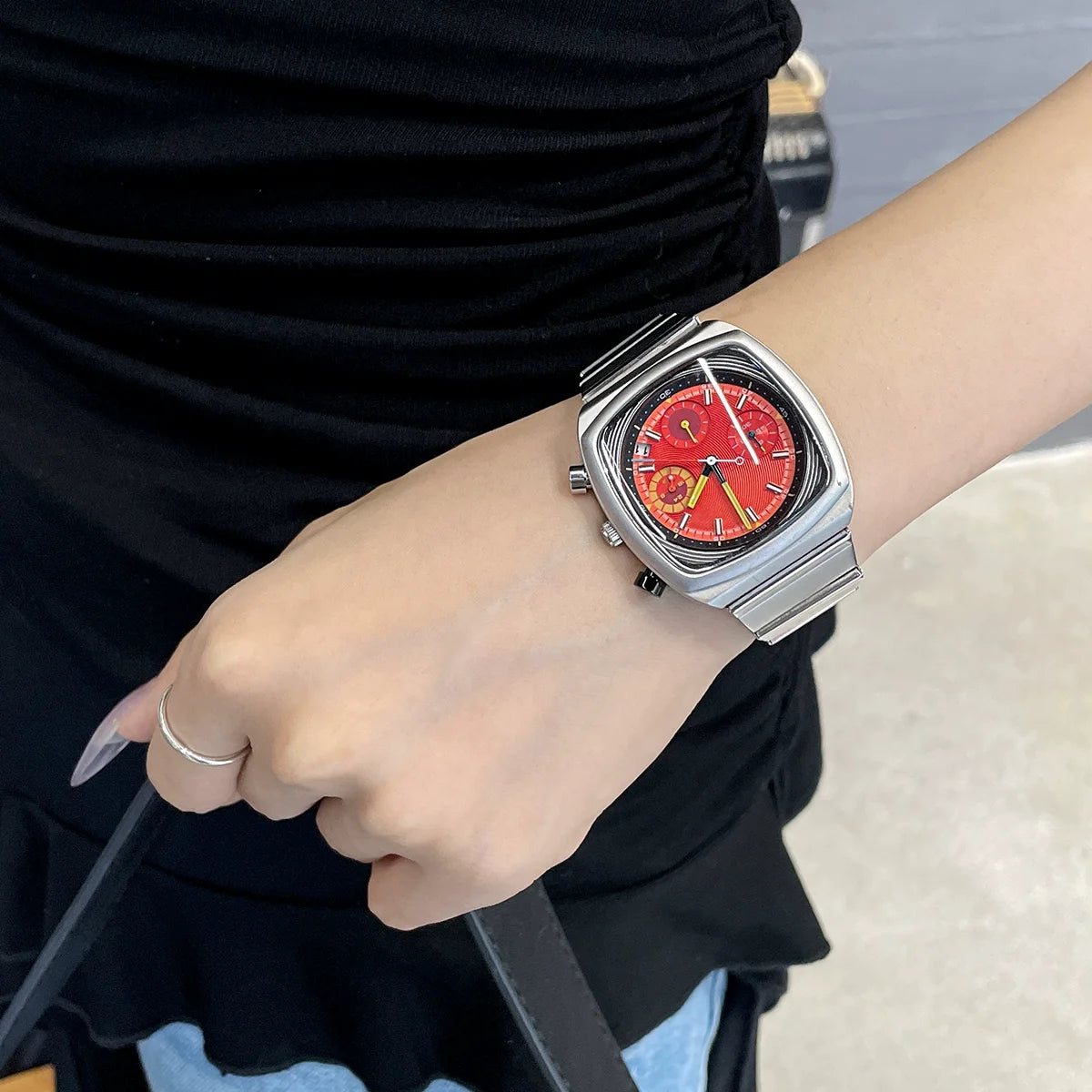 Squivelle® – Luxury Square Watch for Women | 2025 Trendy Light-High End Design, Elegant & Modern Style